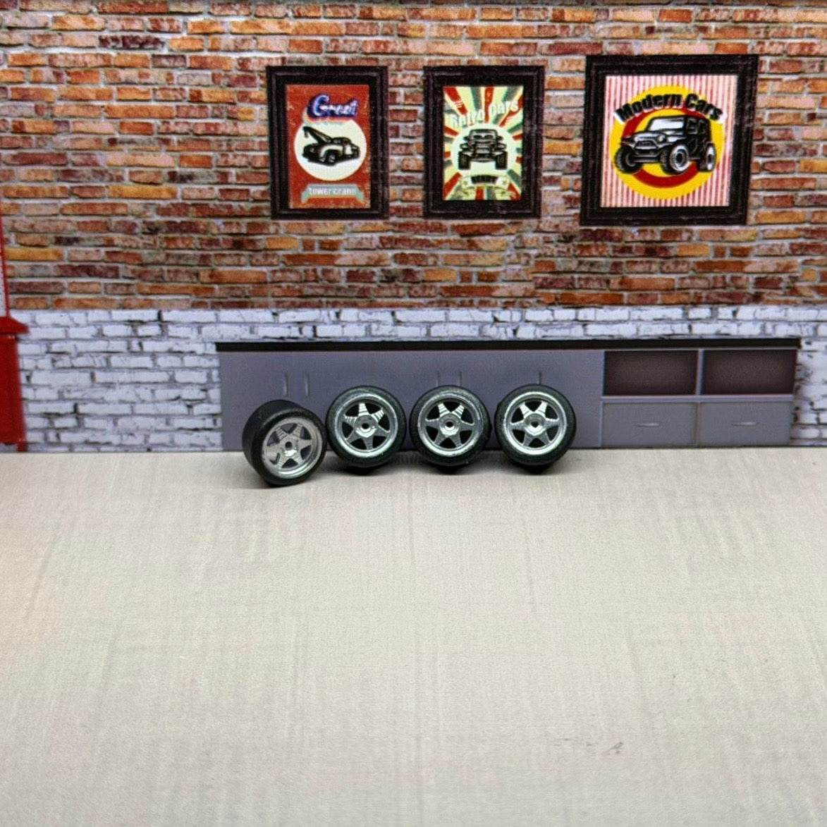 Chrome casting momoheritage for hot wheels and match box