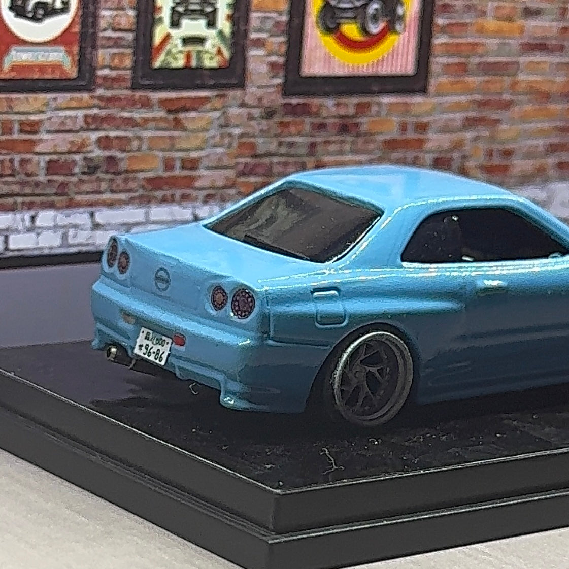 Fully custom 1:64 hot wheels Nissan skyline R32