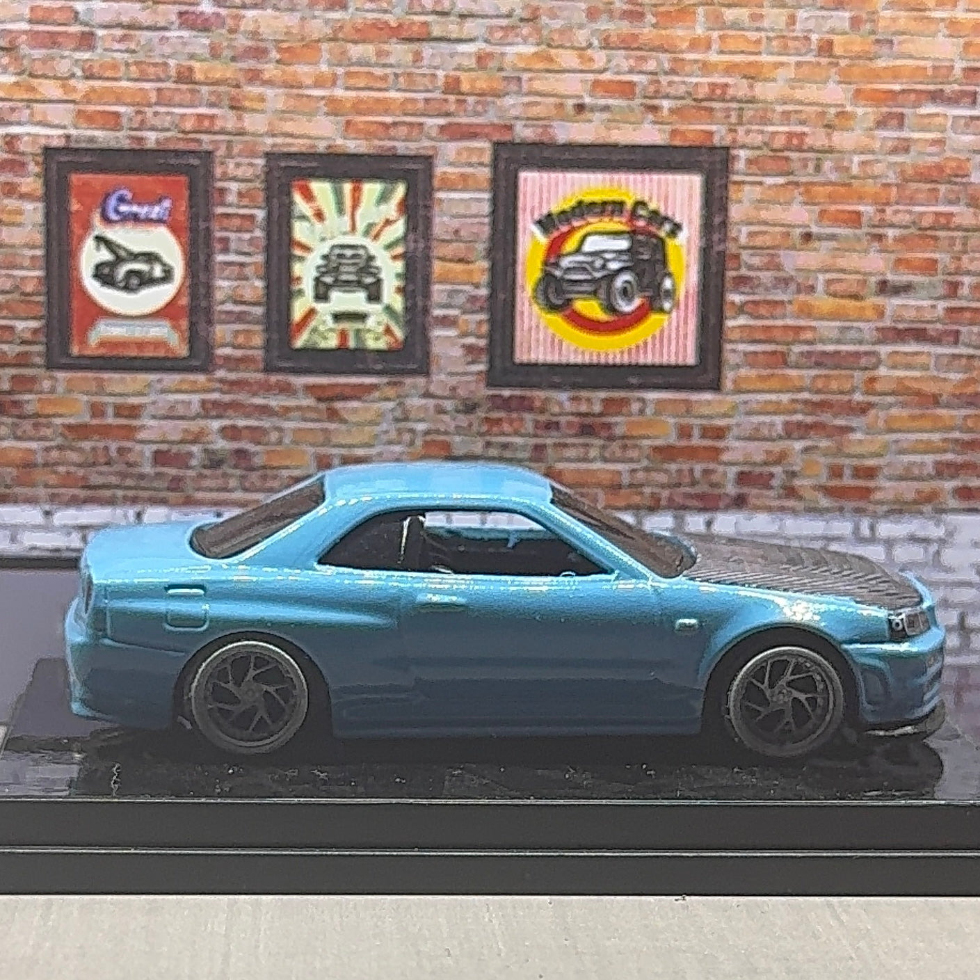 Fully custom 1:64 hot wheels Nissan skyline R32