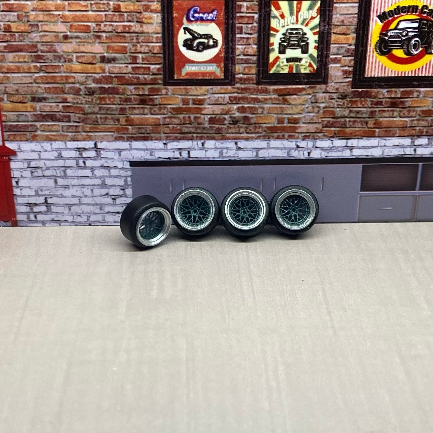 1:64 chrome/audi racing green deep dish rims for hot wheels and match box