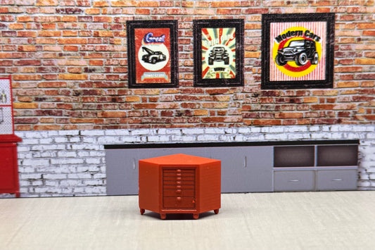 1:64 Red Tool chest diorama